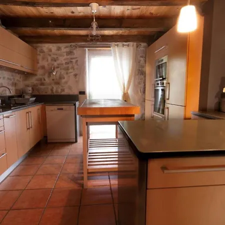 Hébergement de vacances Cottage Ceyzerieu Ceyzerieu