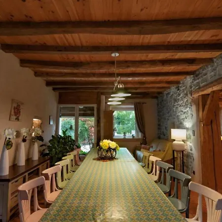 Cottage Ceyzerieu Hébergement de vacances